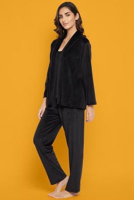 Chic Shrug Nightwear in Black