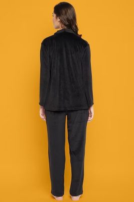 Chic Shrug Nightwear in Black