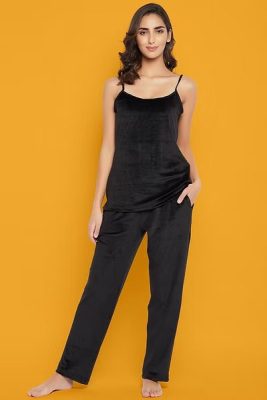 Chic Shrug Nightwear in Black