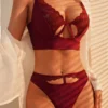 Contrast Lace Underwire Lingerie Set
