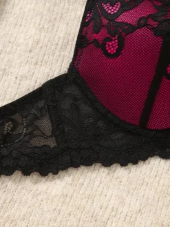 Women's Contrast Color Lace Underwire Bra